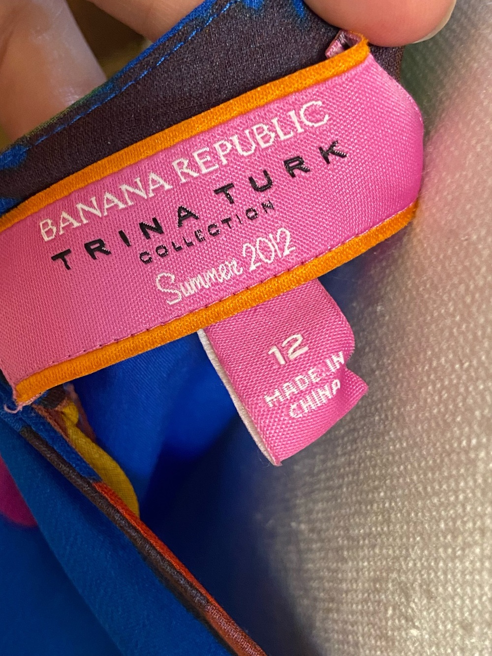 Trina Turk&Banaba Rep One-Shoulder Paisley Print Dress in Blue and Green Silk 12 - Picture 10 of 11